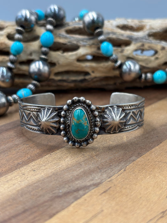 Kingman #96-17 Cuff by Tilli John, Navajo