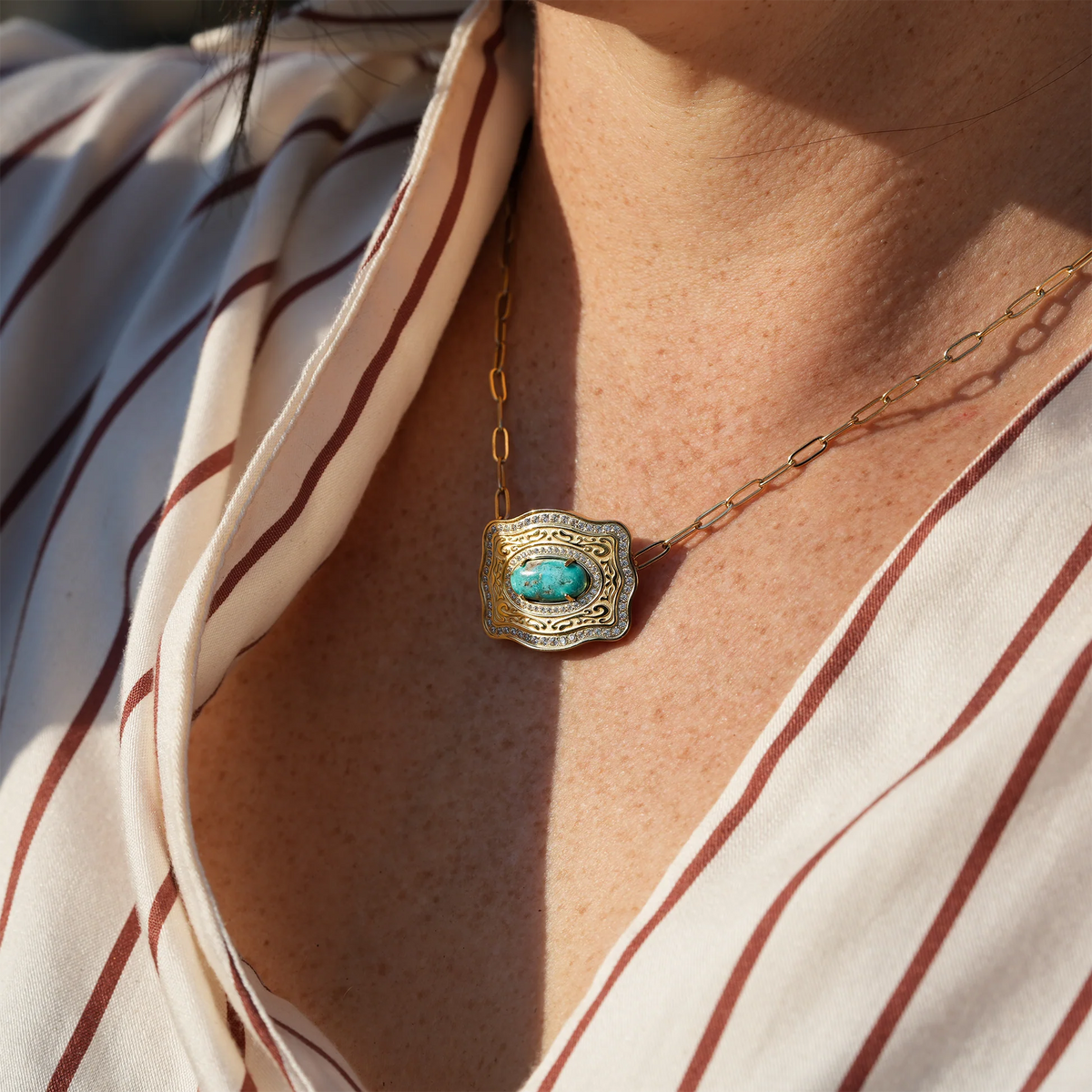 SpurWest Oasis Belt Buckle Necklace Gold