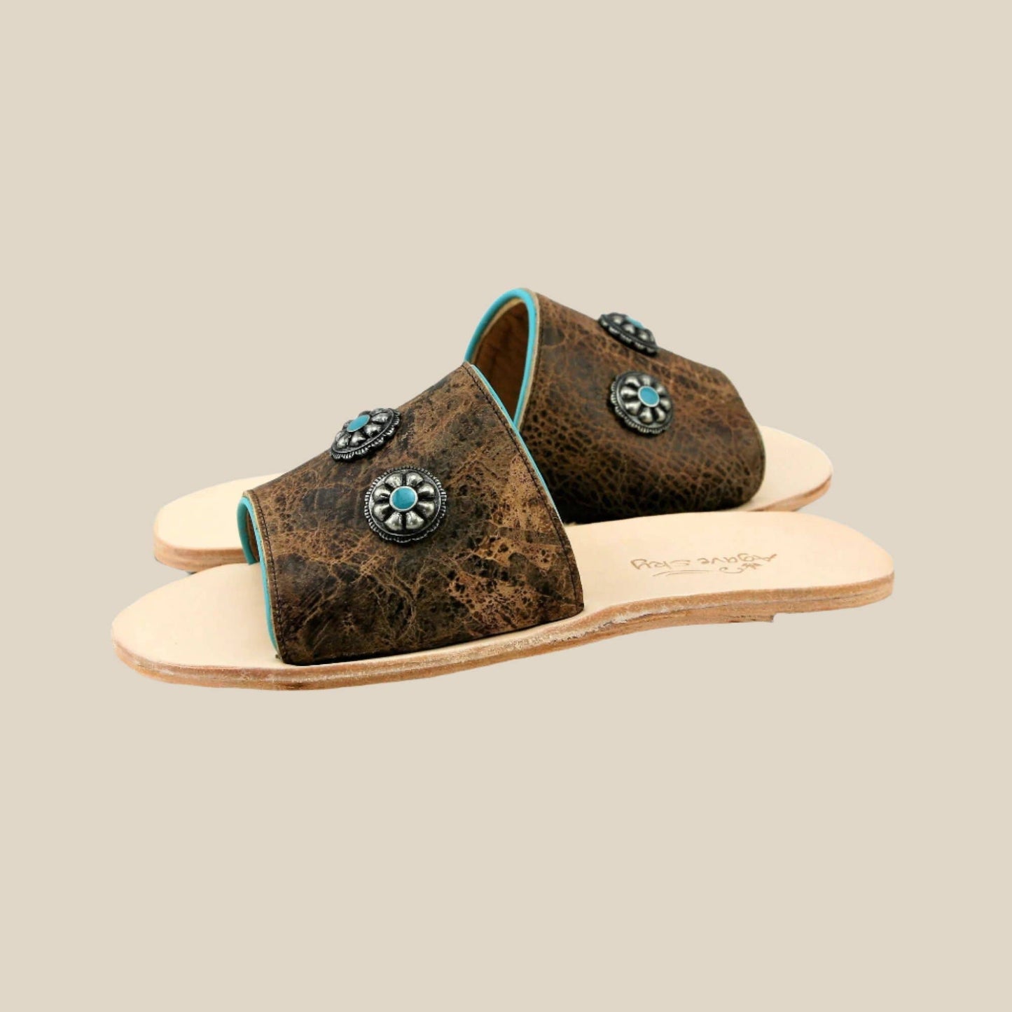 Nadia Slide Concho
