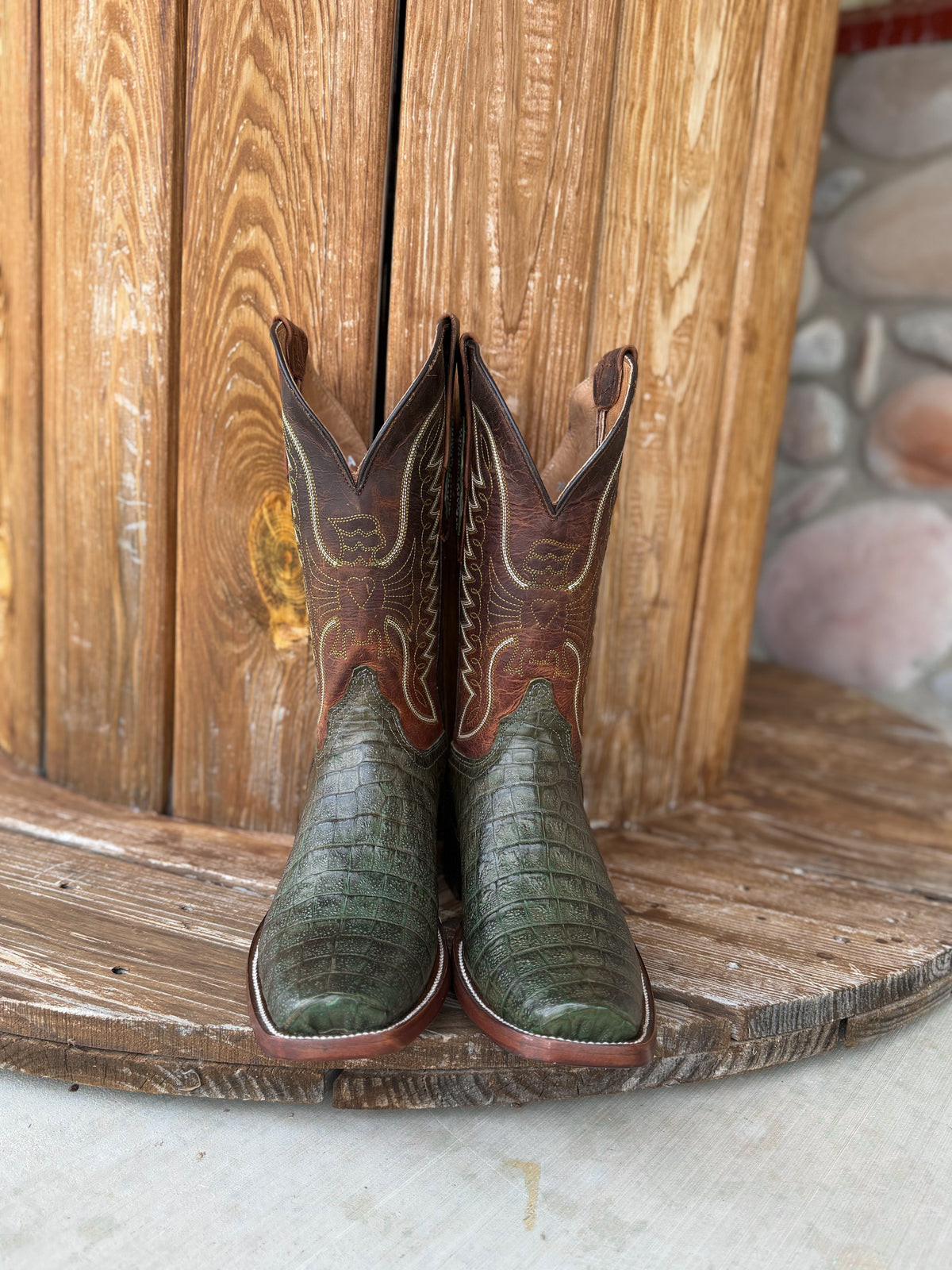 Signature Turquoise Reata Men's Boot – Exotics - The Boudreaux Green Caiman Boot