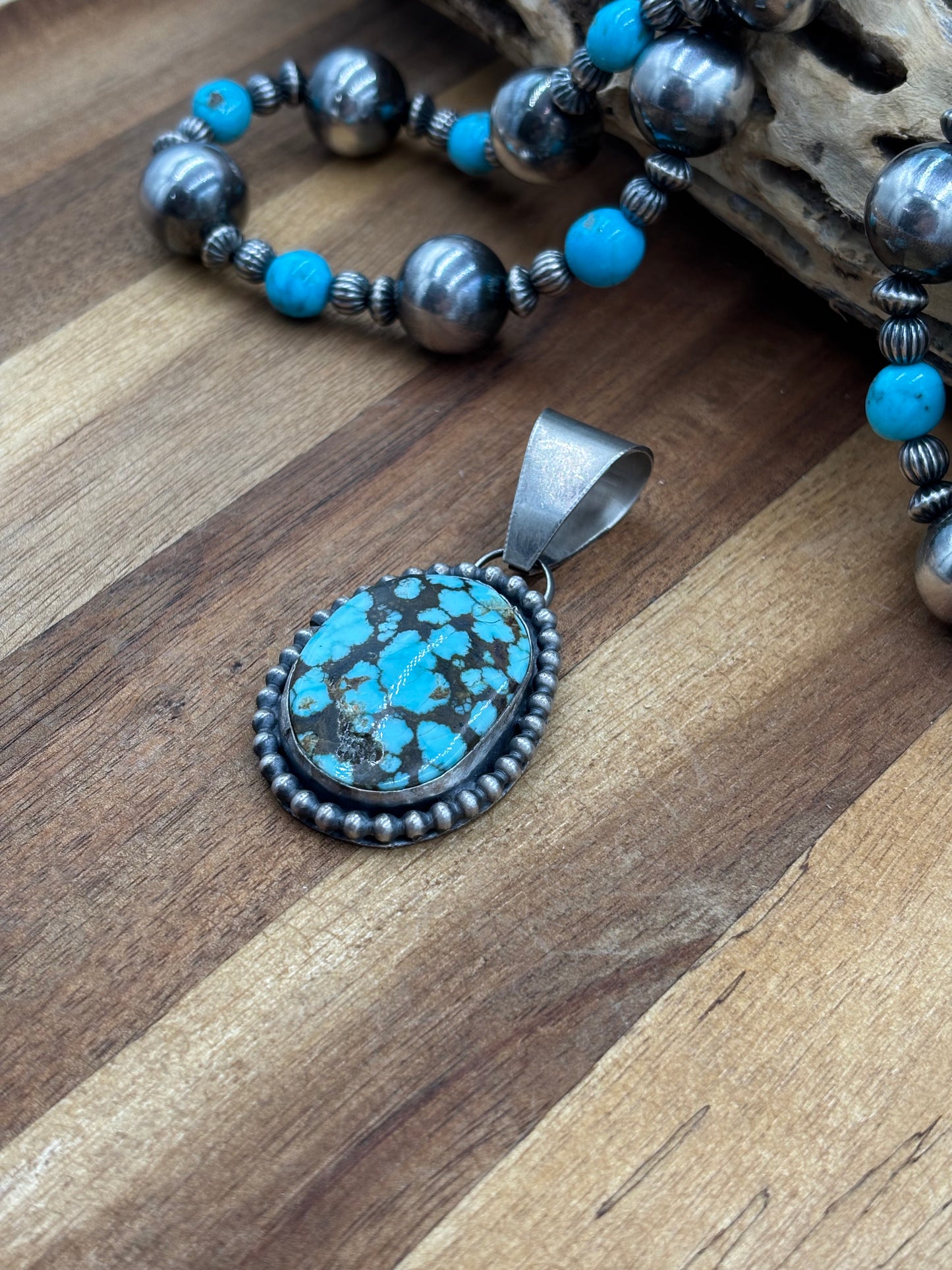 Turquoise Pendant Dotted Border