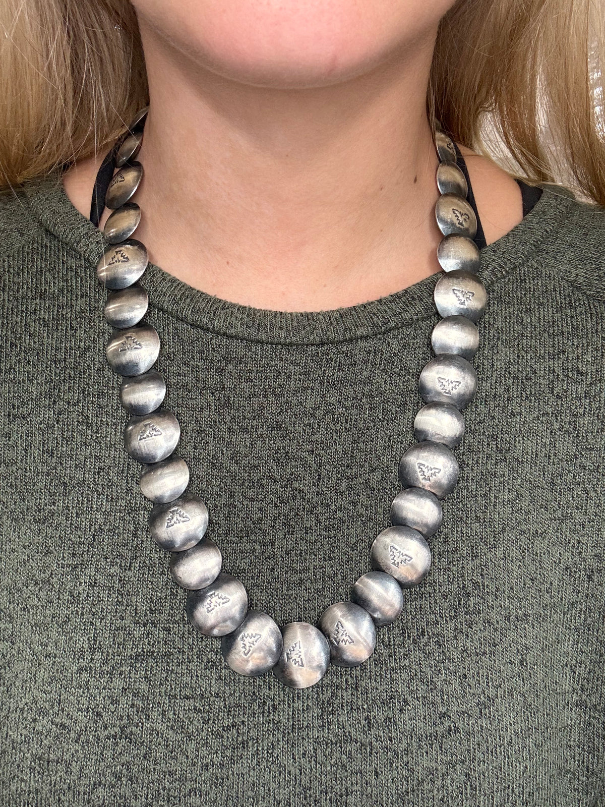 Pillowbead #911-16 Navajo Pearls by Marietta Kellywood, Navajo