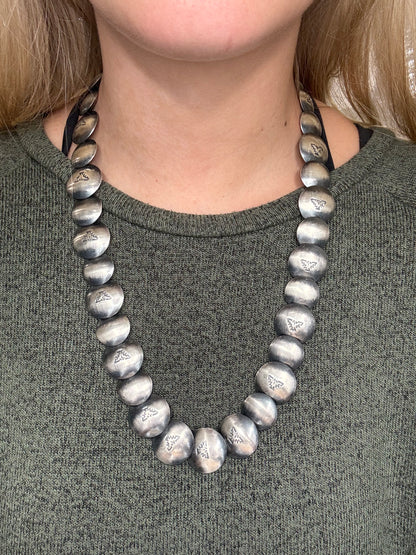 Pillowbead #911-16 Navajo Pearls by Marietta Kellywood, Navajo