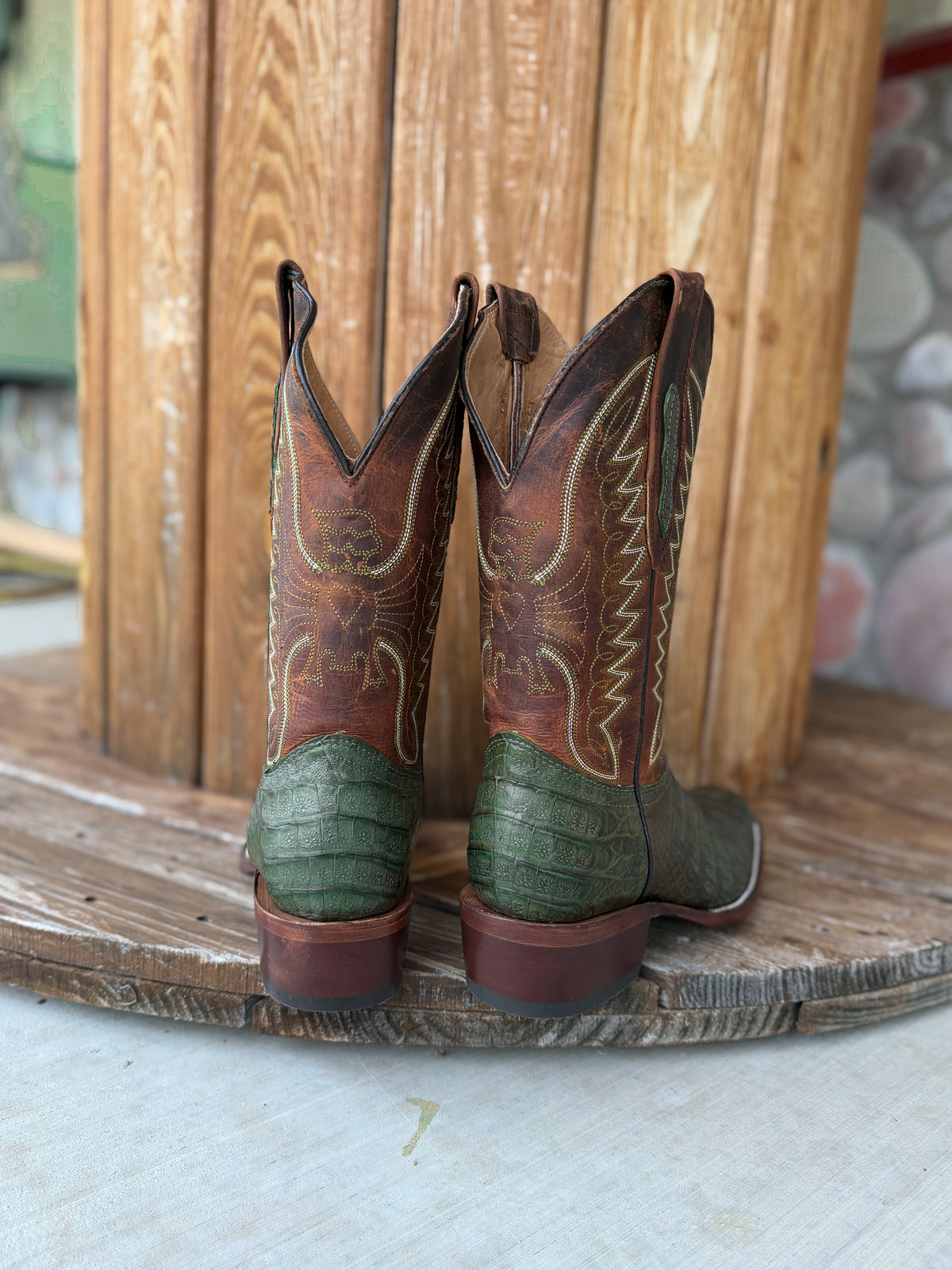 Signature Turquoise Reata Men's Boot – Exotics - The Boudreaux Green Caiman Boot