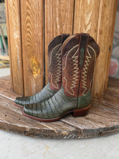 Signature Turquoise Reata Men's Boot – Exotics - The Boudreaux Green Caiman Boot