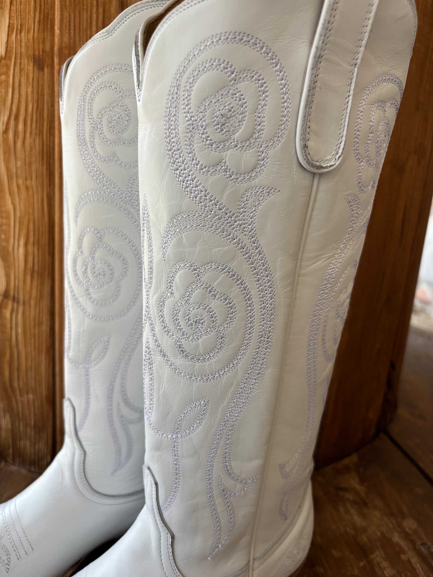 Flower Talk White boot by Old Gringo