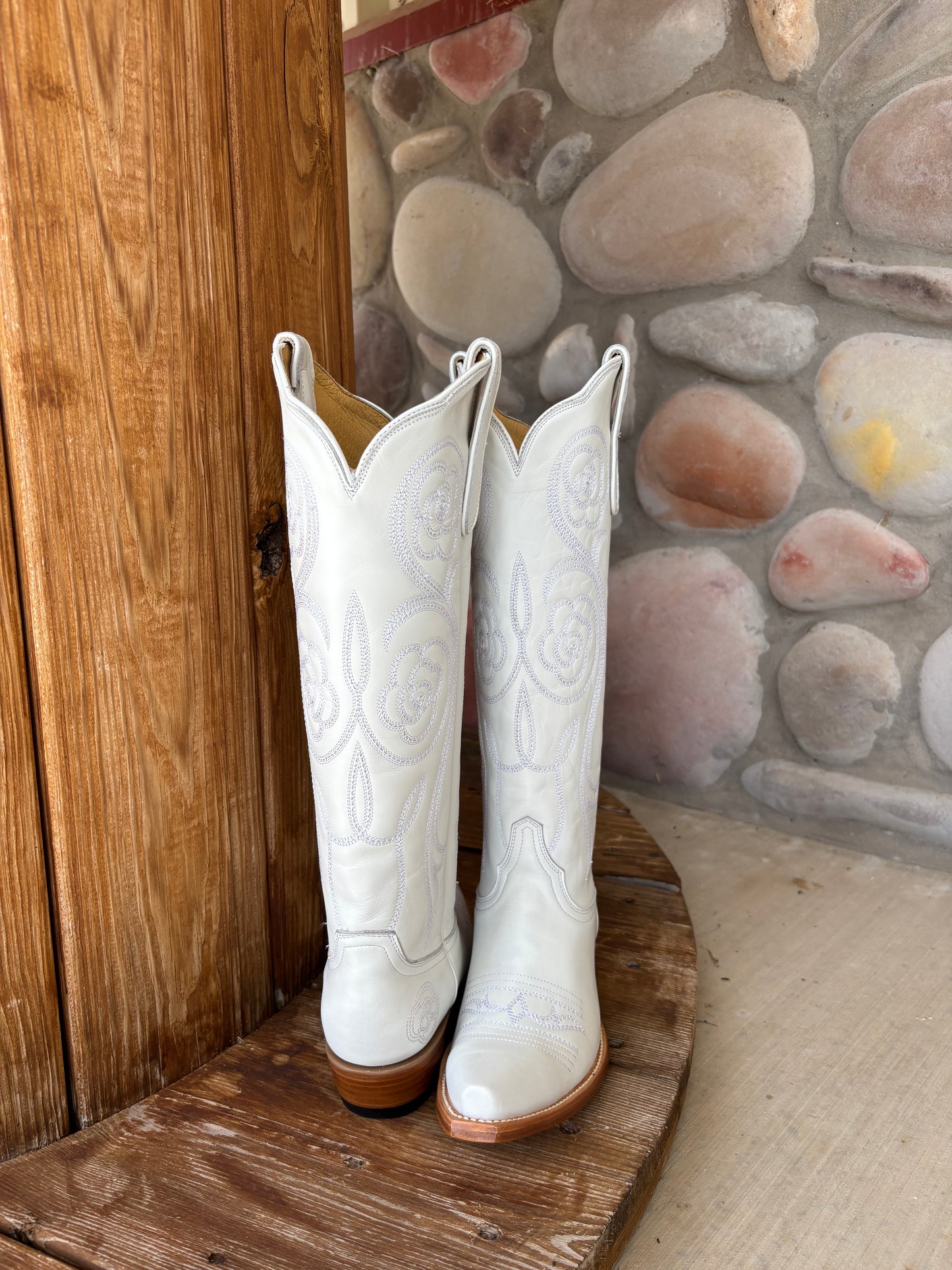 Flower Talk White boot by Old Gringo