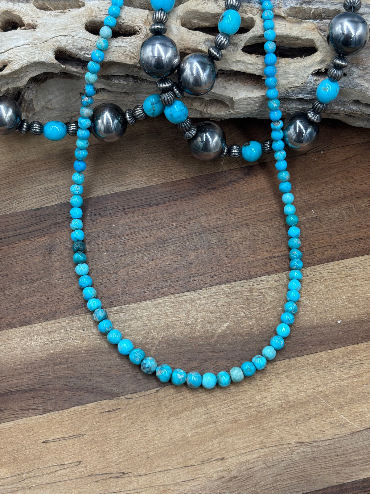 18" White Water #926-13 Turquoise Beaded Necklace