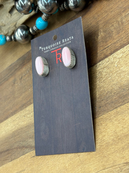 Pink Conch #101-30 Heart Lariat Necklace Set by Levi Hoskie, Navajo