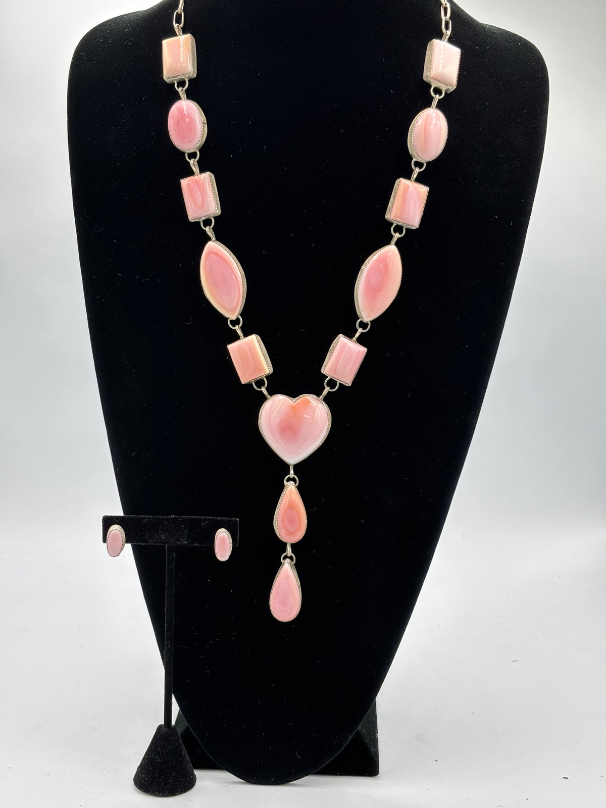 Pink Conch #101-30 Heart Lariat Necklace Set by Levi Hoskie, Navajo