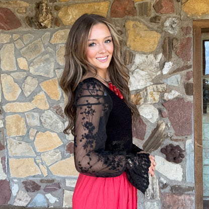 The Evie Lace Bubble-Sleeve Bodysuit: Black