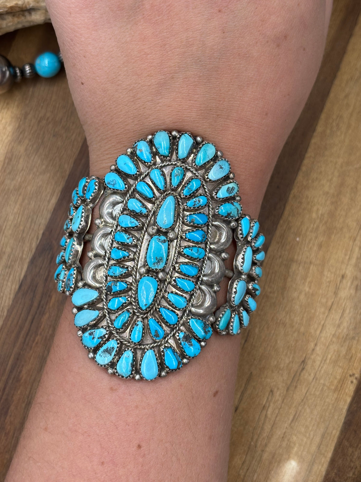 Turquoise #922-25 Cluster Cuff Vintage *VAULTED*