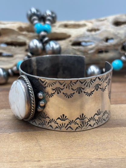 White Buffalo #108-15 Cuff by EE, Navajo