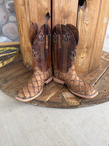 Signature Turquoise Reata Men's Boot – Exotics - The Justin Caramel Pirarucu Square Toe Boot
