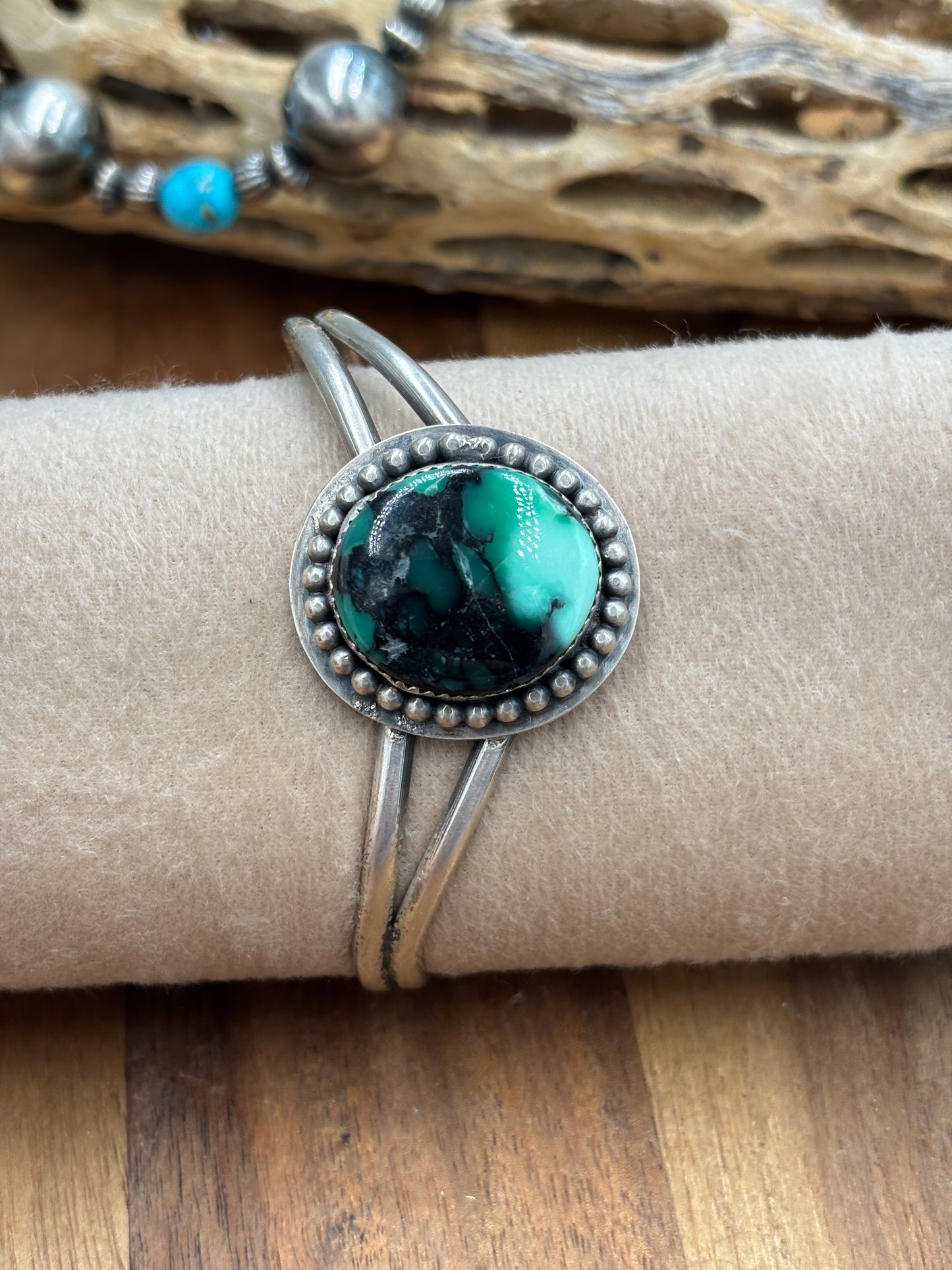 Emerald Rose Varasite Cuff