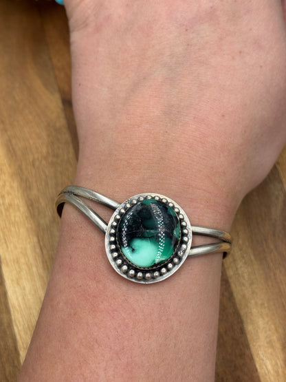 Emerald Rose Varasite Cuff