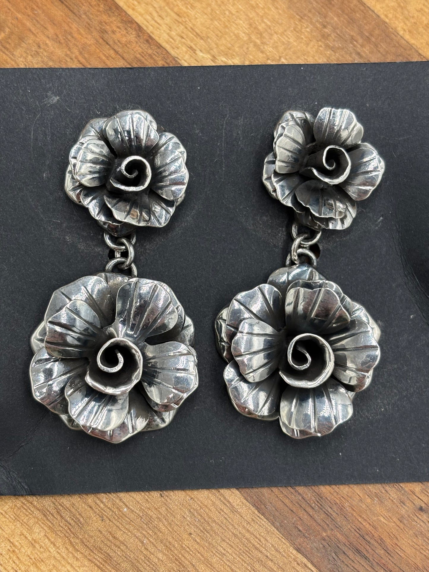 Rose Earrings by Federico Jimenez
