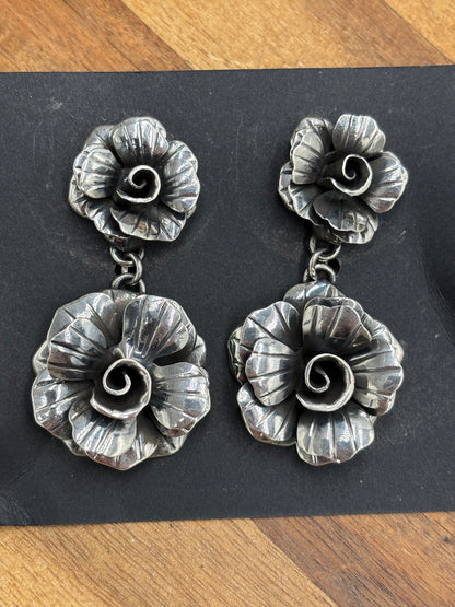 Rose Earrings by Federico Jimenez