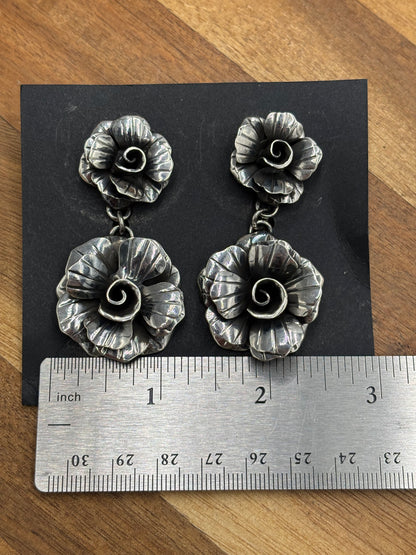 Rose Earrings by Federico Jimenez