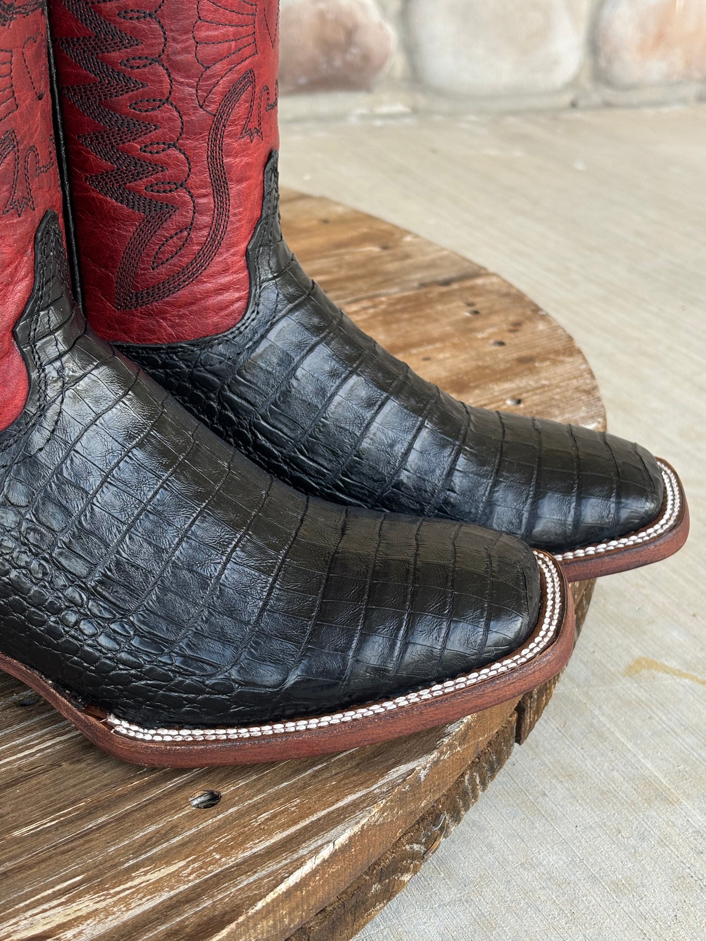 Signature Turquoise Reata Men's Boot – Exotics - The Riley Black Caiman Belly Square Toe Boot