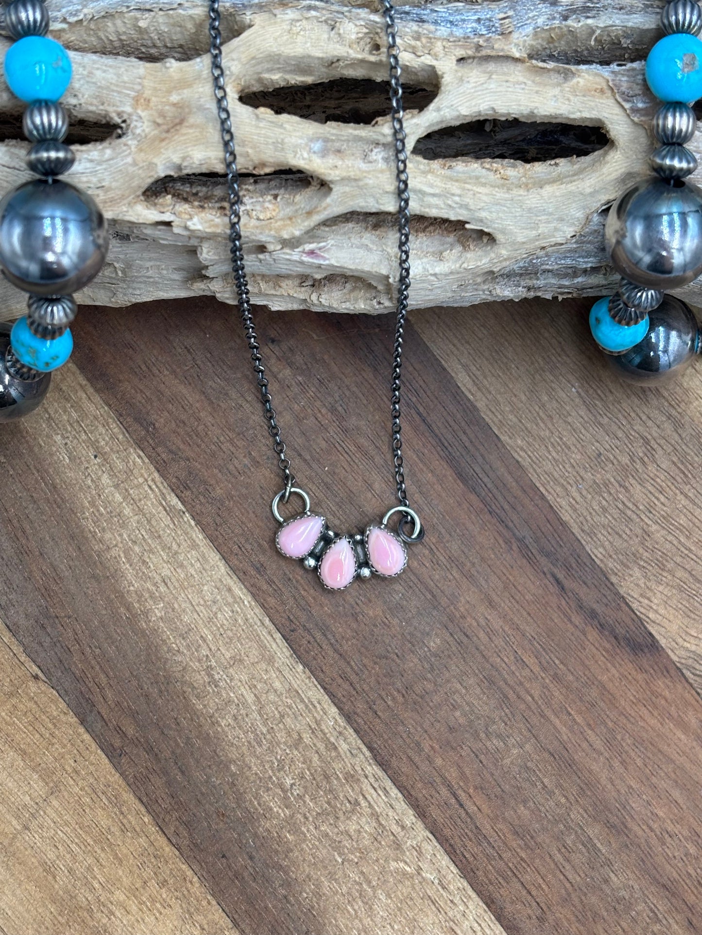 Pink Conch 3 Stone Necklace