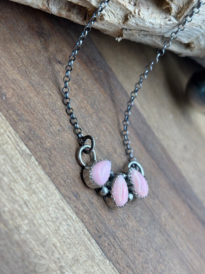 Pink Conch 3 Stone Necklace