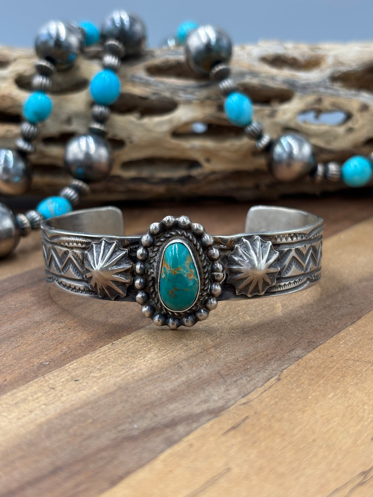 Kingman #96-17 Cuff by Tilli John, Navajo