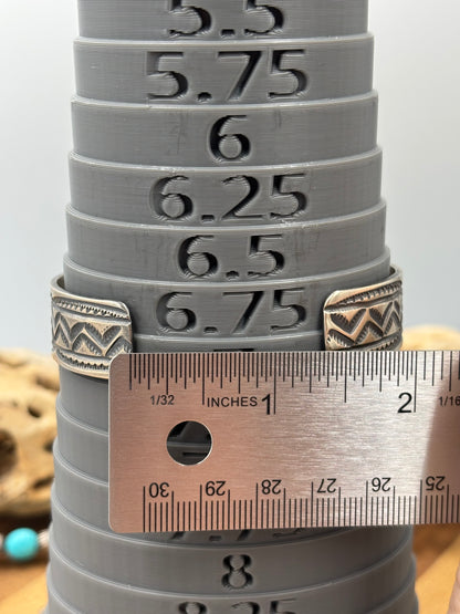 Kingman #96-17 Cuff by Tilli John, Navajo