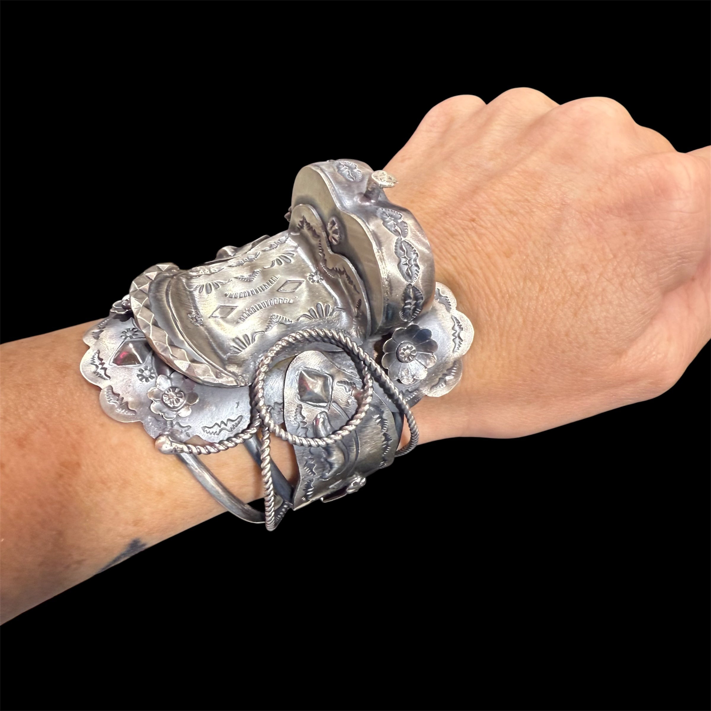 Saddle Cuff by Timothy Yazzie, Navajo – The Turquoise Reata