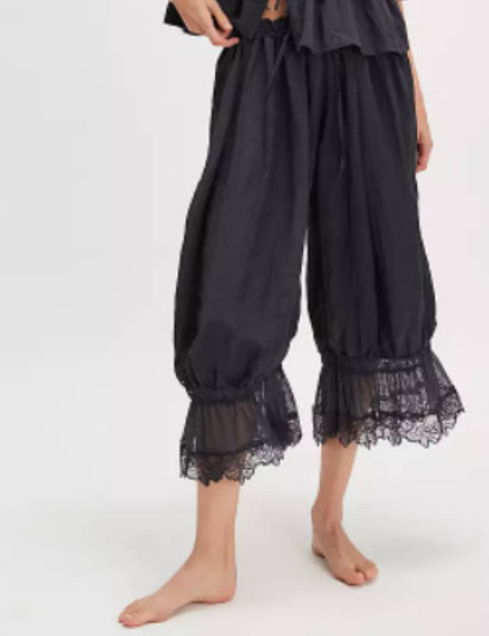 Ellie Lace Lantern Pants: Black