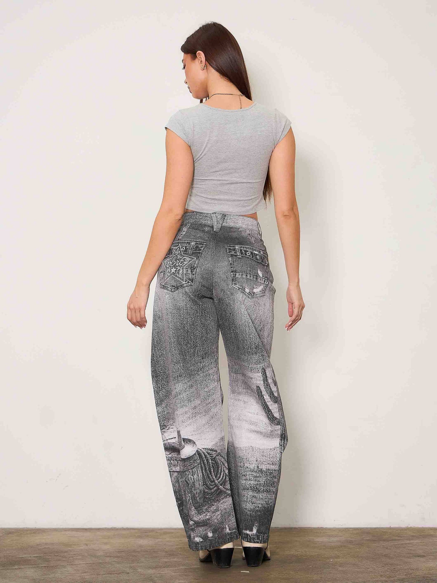 Mandi Printed Baggy Jeans: BLACK HORSE